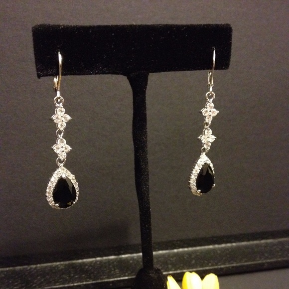 Fancy ONYX Floral Teardrop Earrings & Necklace SET - Picture 4 of 8